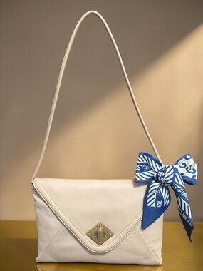 Kate Landry 2-Way Shoulder Bag Beige Pebbled Leather Turn Lock Envelope Clutch